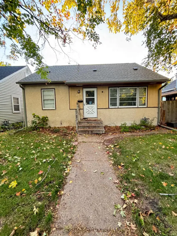 4939 Oliver Avenue N, Minneapolis, MN 55430