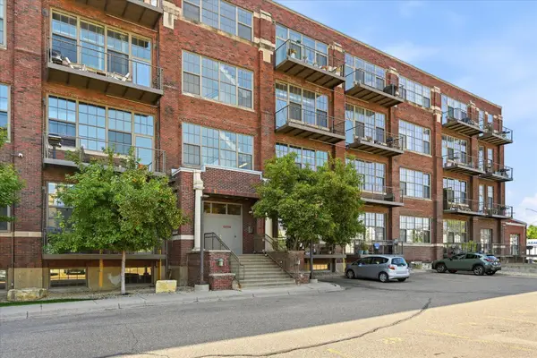 1901 E Hennepin Avenue #202, Minneapolis, MN 55413