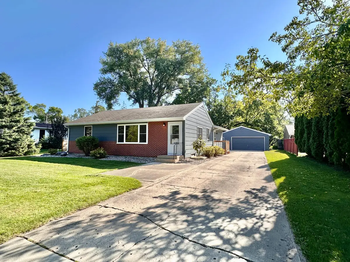 1205 16th Street Sw, Willmar, MN 56201 - #1