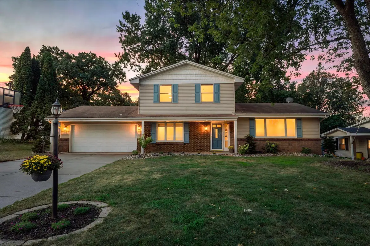 7181 Steepleview Road, Woodbury, MN 55125 - #1