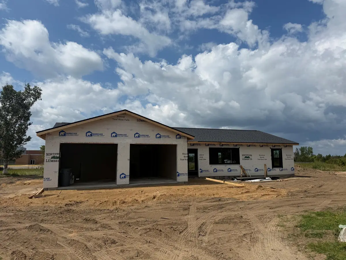 617 Lake Avenue Ne, Bemidji, MN 56601 - #1