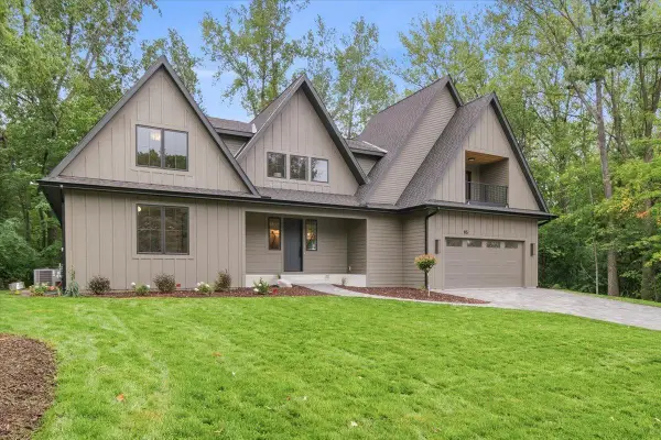 85 Brentwood Avenue, Excelsior, MN 55331