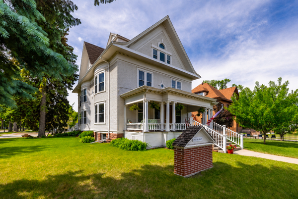 1100 3rd Avenue S, Fargo, ND 58103