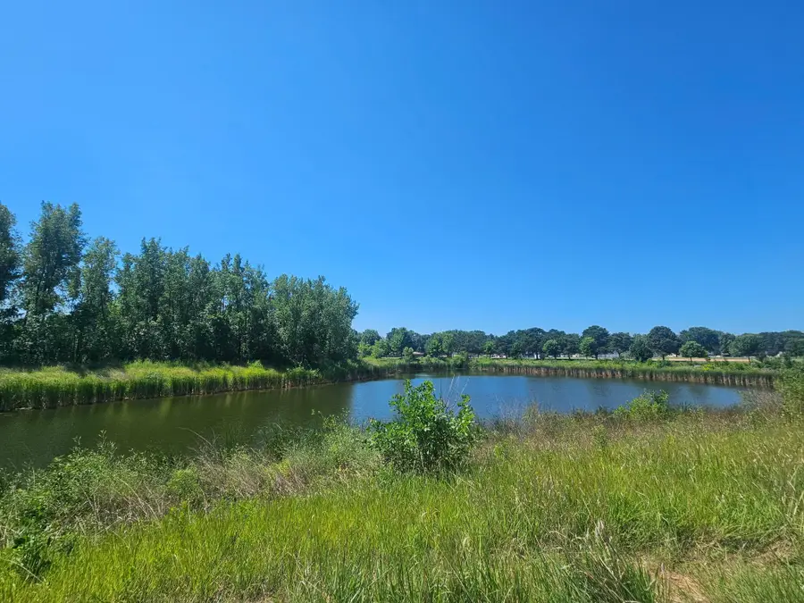 216 10th Avenue Ne, Hutchinson, MN 55350 - #2