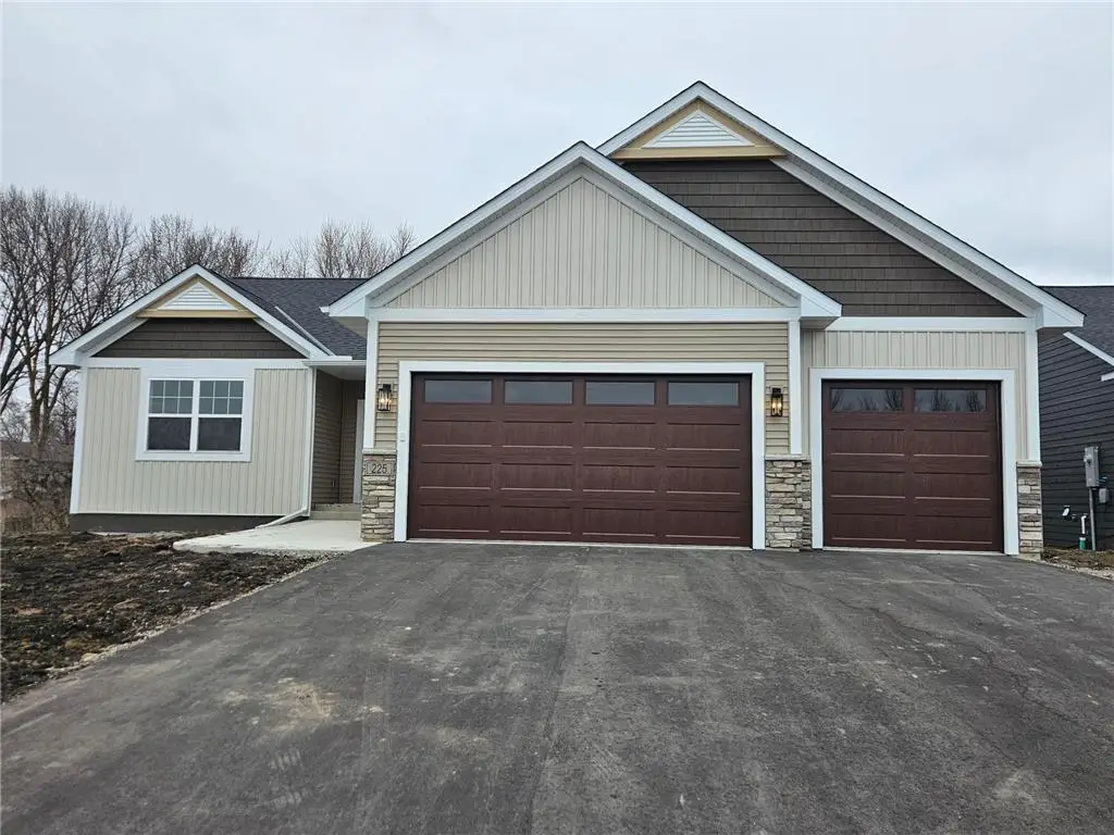 246 10th Avenue Ne, Hutchinson, MN 55350 - #1
