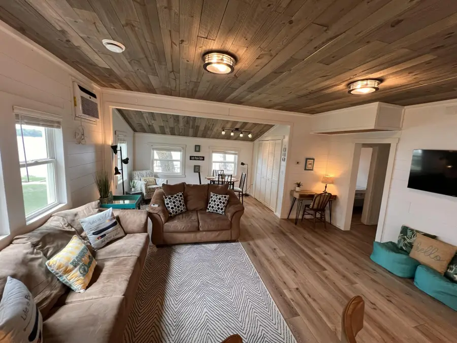 1321 S Darling Drive Nw #1, Alexandria, MN 56308 - #2