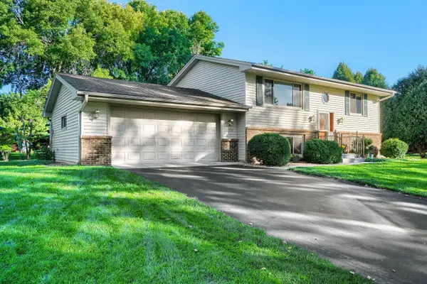 16820 Honeysuckle Lane, Eden Prairie, MN 55346