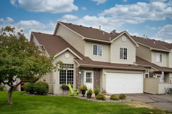 2441 Oakridge Circle, Hudson, WI 54016