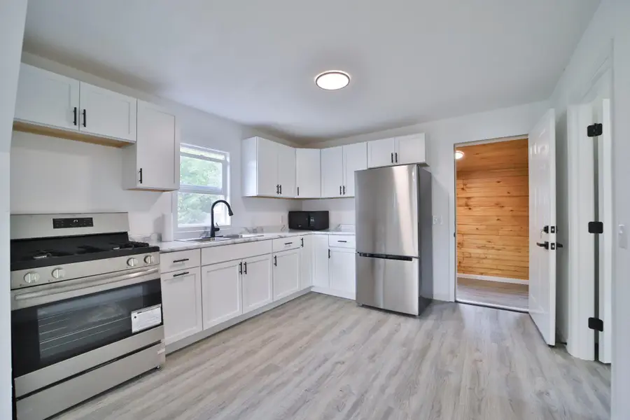 65 Eldredge Street E, Motley, MN 56466 - #3