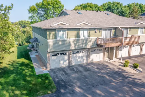 14020 44th Place N #2, Plymouth, MN 55446