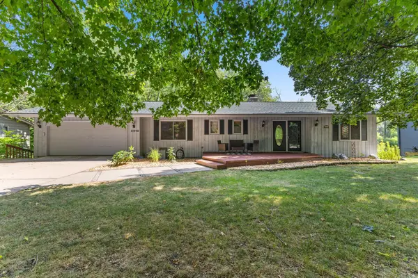 3810 Bassett Creek Drive, Golden Valley, MN 55422