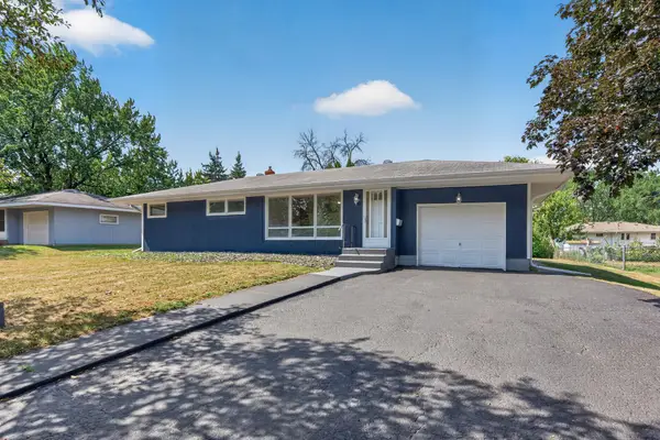 2833 Farrington Street, Roseville, MN 55113