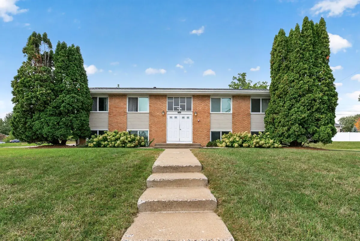 2733 Virginia Avenue N, New Hope, MN 55427 - #1