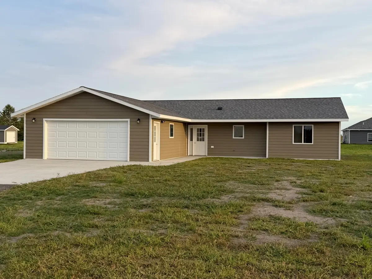100 Oak Crest Blvd, Roseau, MN 56751 - #1