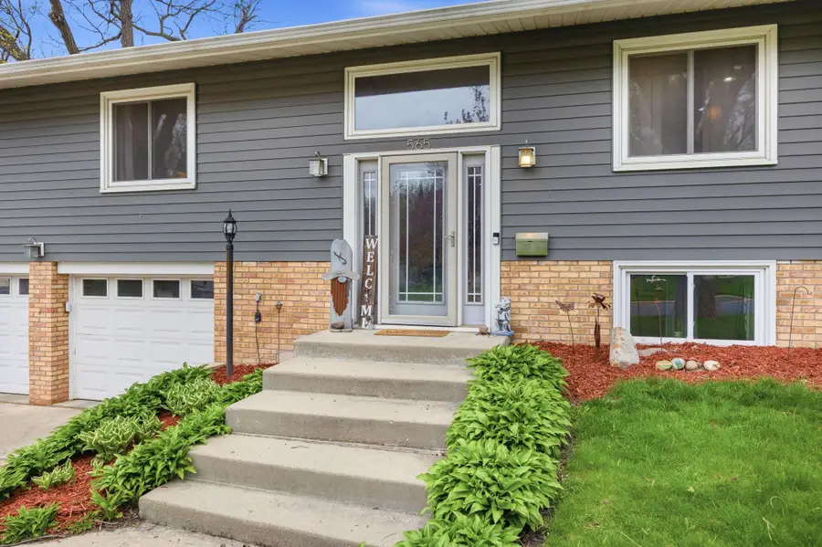 565 3rd Avenue Sw, Hutchinson, MN 55350 - #3