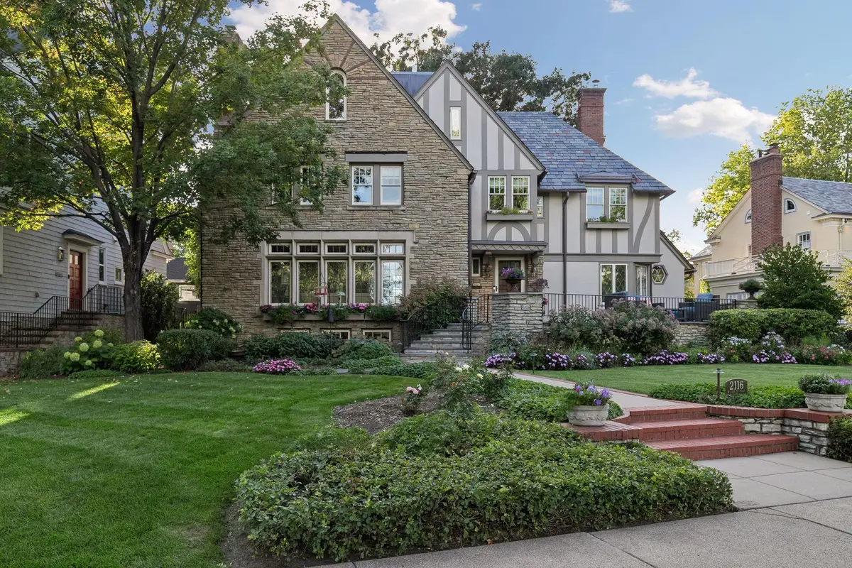 2116 W Lake Of The Isles Parkway, Minneapolis, MN 55405 - #1