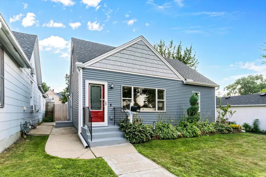 2574 2nd Avenue E, North Saint Paul, MN 55109 - #2
