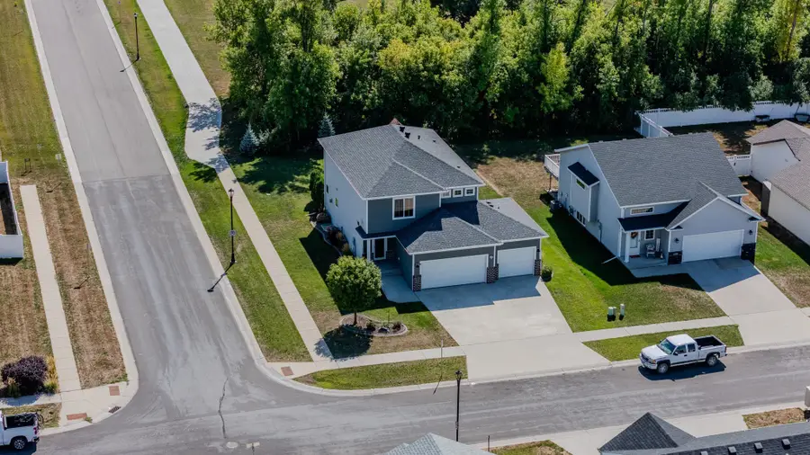 6204 63rd Avenue S, Fargo, ND 58104 - #2