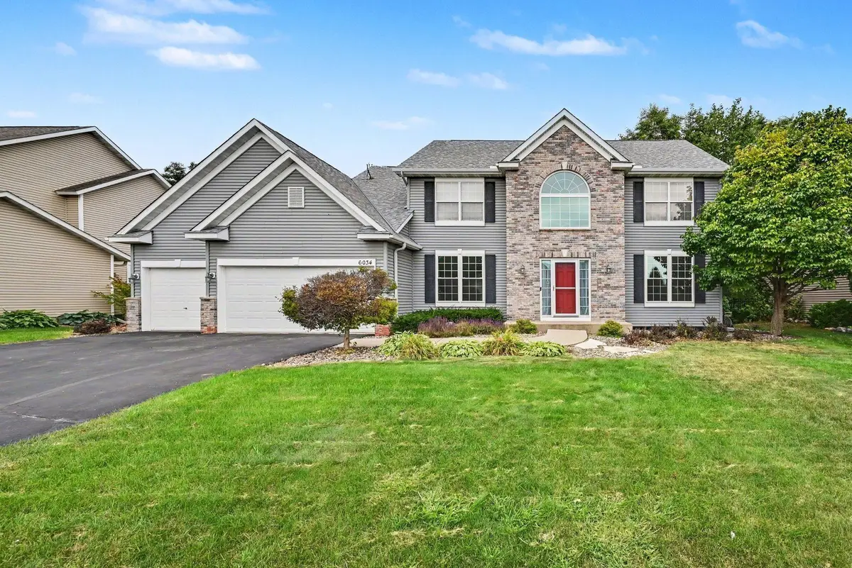 6034 Summit Curve S, Cottage Grove, MN 55016 - #1