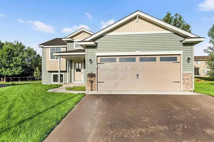 2865 11th Avenue Ne, Sauk Rapids, MN 56379 - #2