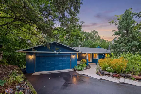 8756 Walton Oaks Drive, Bloomington, MN 55438