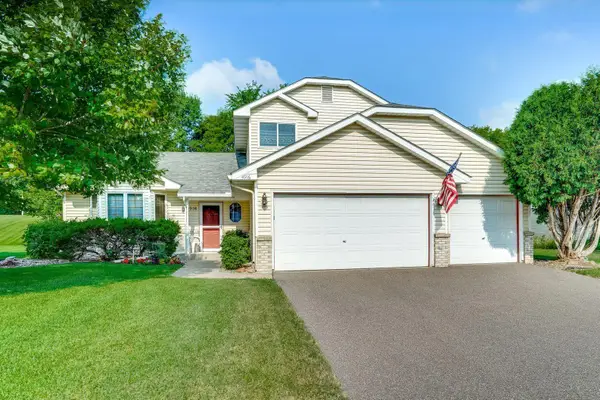 4916 Helmo Avenue N, Oakdale, MN 55128