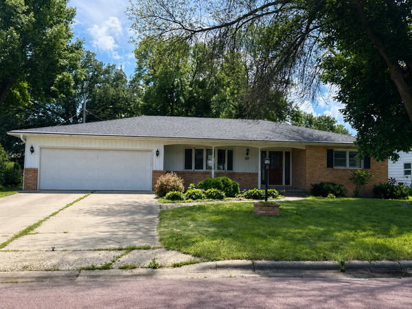 1709 Sunray Avenue, Mankato, MN 56001