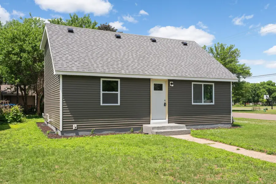 4533 Welcome Avenue N, Crystal, MN 55422 - #3