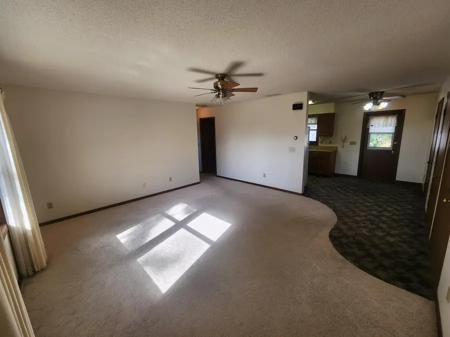 408 N Everett Street #1, Le Roy, MN 55951 - #2