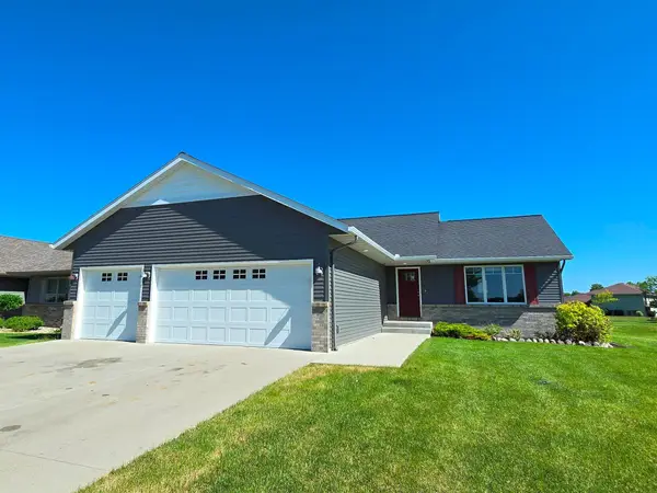 416 Torrey Pines Drive, Mankato, MN 56001