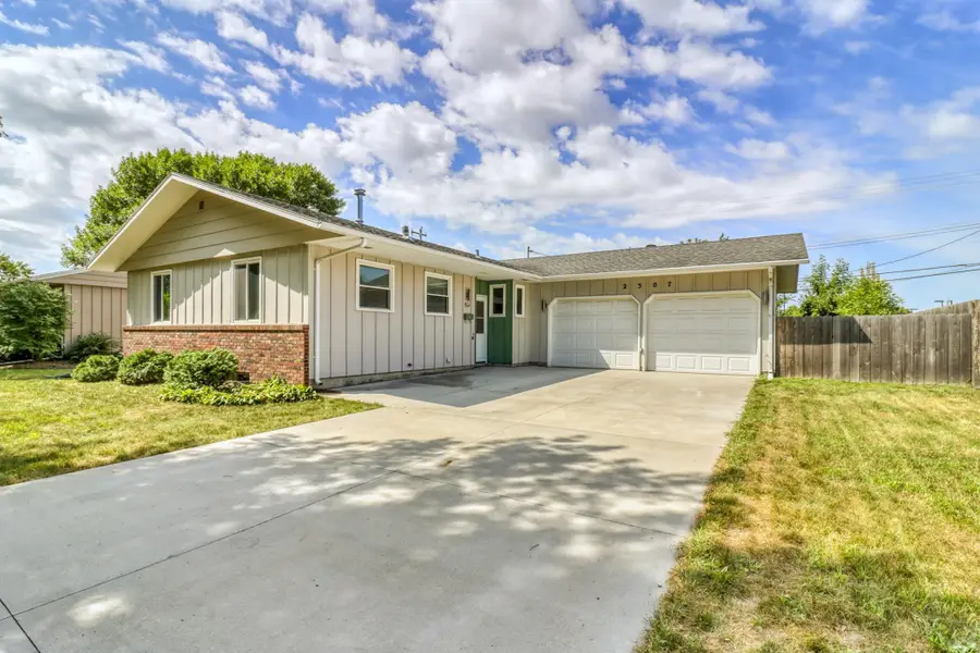 2307 11th Street S, Fargo, ND 58103 - #2