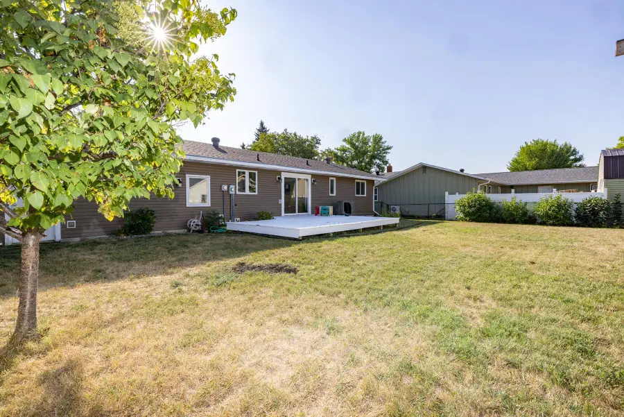 312 3rd Avenue E, Halstad, MN 56548 - #2