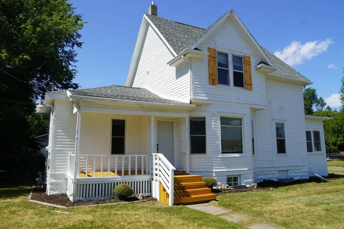 923 7th Avenue S, Moorhead, MN 56560 - #1
