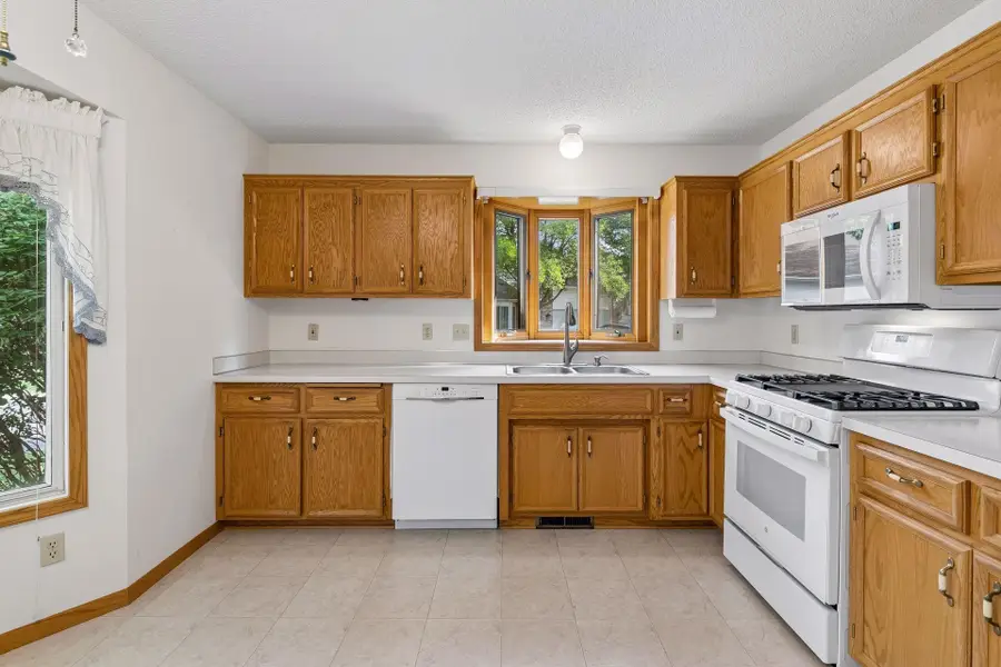 14116 Essex Lane, Apple Valley, MN 55124 - #3