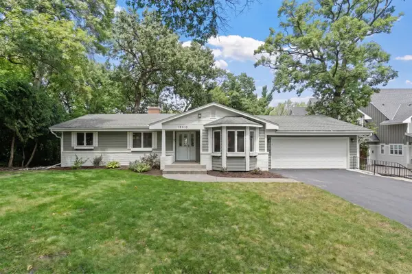 12918 Rutledge Circle, Minnetonka, MN 55305