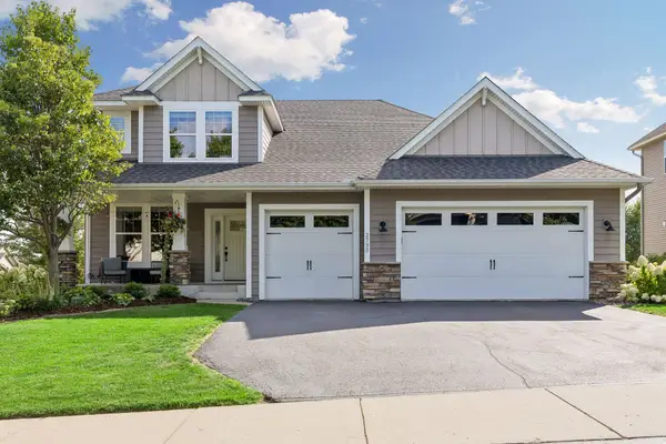 2735 Fieldstone Drive, Victoria, MN 55386