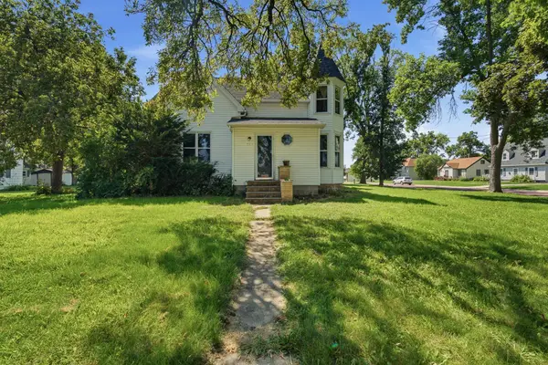 204 E 12th Street, Blue Earth, MN 56013