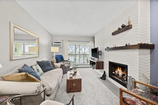 4820 Park Commons Drive #319, Saint Louis Park, MN 55416