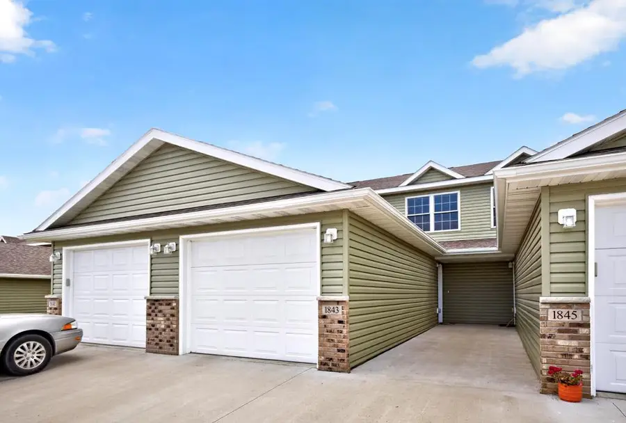 1843 Daniel Lane Ne, Stewartville, MN 55976 - #2