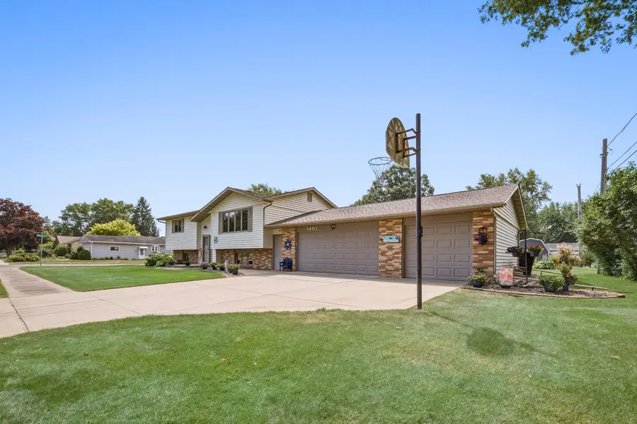 1401 Dover Street, Chippewa Falls, WI 54729 - #2