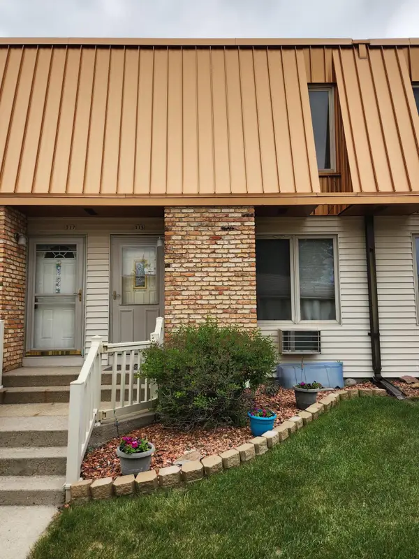 315 12 1/2 Avenue E, West Fargo, ND 58078