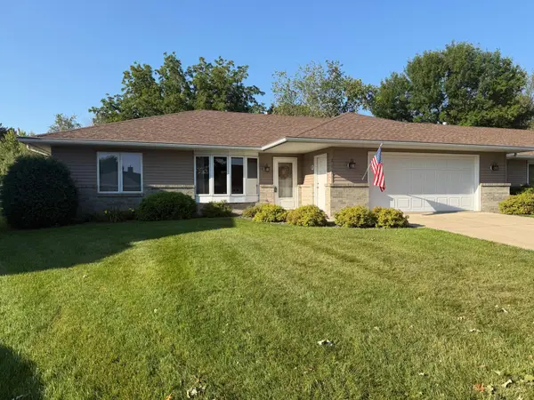 217 Green Lea Lane, Albert Lea, MN 56007