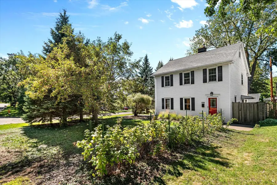 2301 Xerxes Avenue N, Golden Valley, MN 55422 - #2