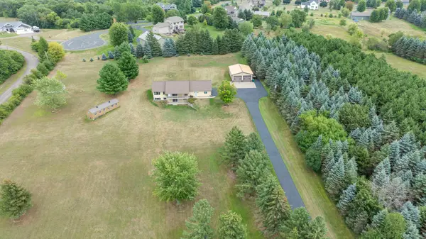671 Kinney Road, Hudson, WI 54016