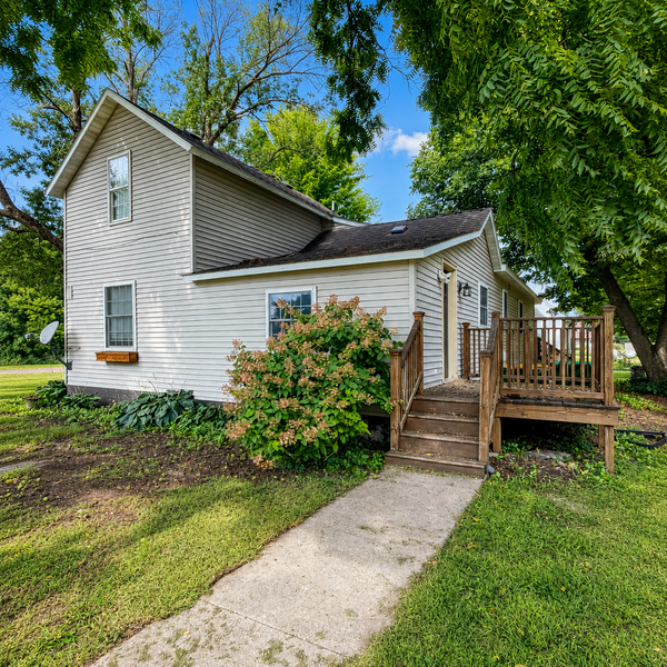 212 W Grant Street, Ceylon, MN 56121