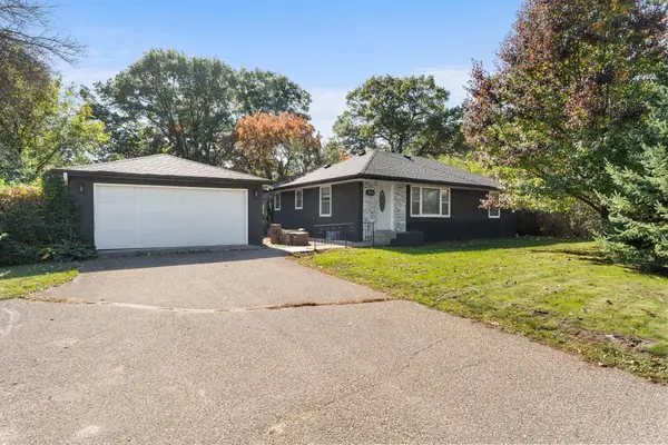 806 89th Avenue Ne, Blaine, MN 55434
