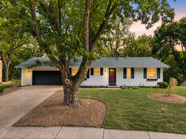 13471 Eveleth Way, Apple Valley, MN 55124