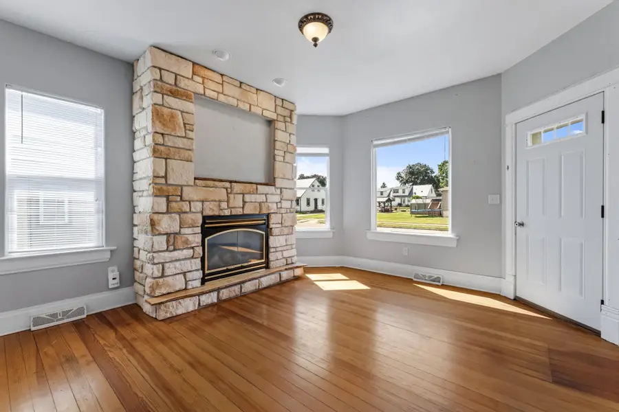 304 E Jefferson Street, Caledonia, MN 55921 - #2