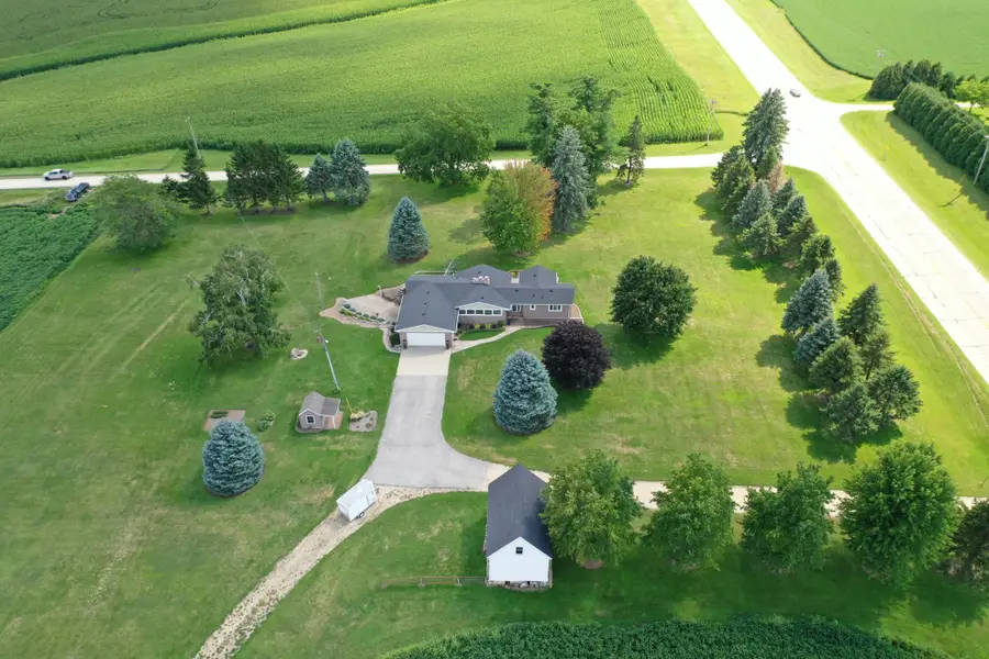 4900 42 Highway Ne, Eyota, MN 55934 - #2