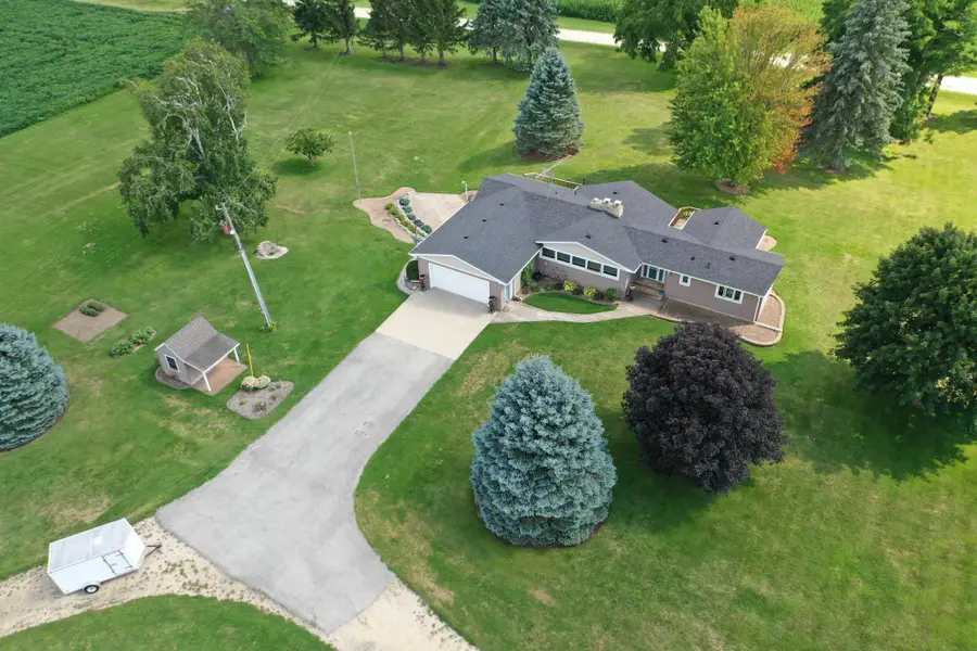 4900 42 Highway Ne, Eyota, MN 55934 - #3